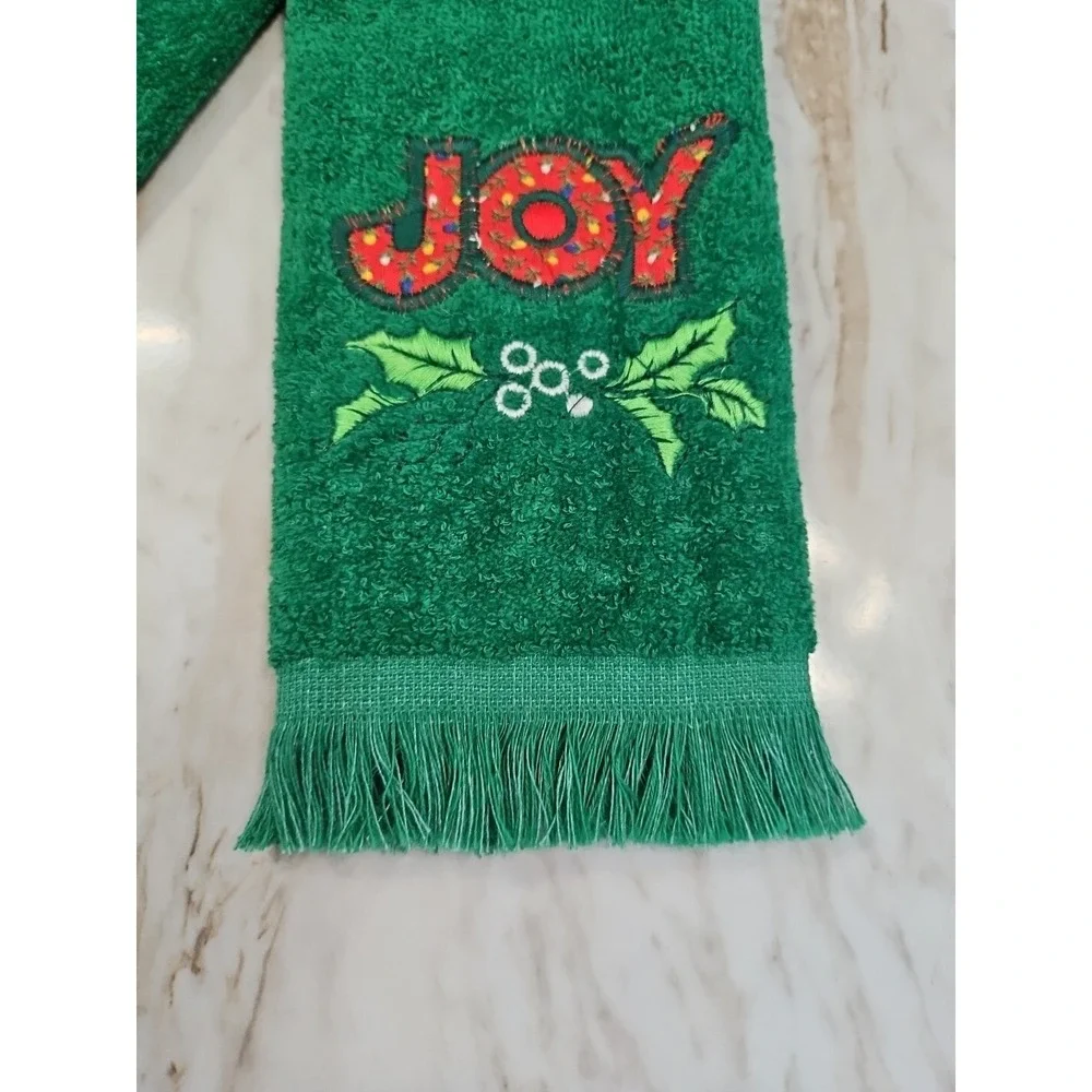 Two Vintage Cannon USA Embroidered Christmas Hand Towels Cotton Terry Fringe
